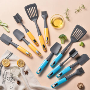 10pcs plastic kitchen utensil laying on the table, 5pcs with yellow handle, 5pcs with blue handle
