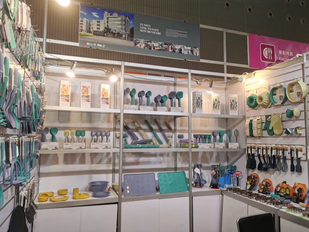 huaqiang booth by 135th canton fair